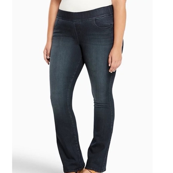 Torrid dark wash stretch boot cut Jeggings - 2S